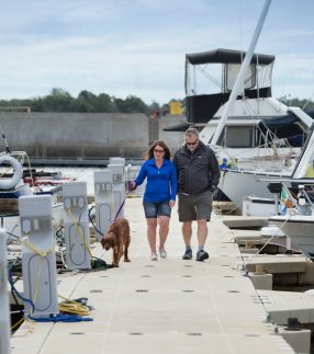EZ Floating Walkway Dock with Dog